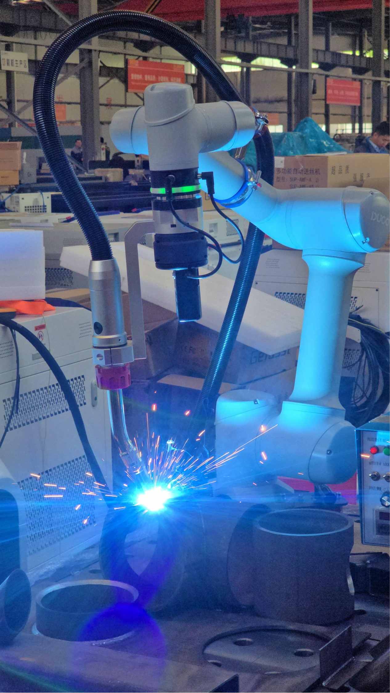 Da soldagem manual à automação cobot: como ajudamos um fabricante de equipamentos de playground dos EUA a resolver seu gargalo de soldagem