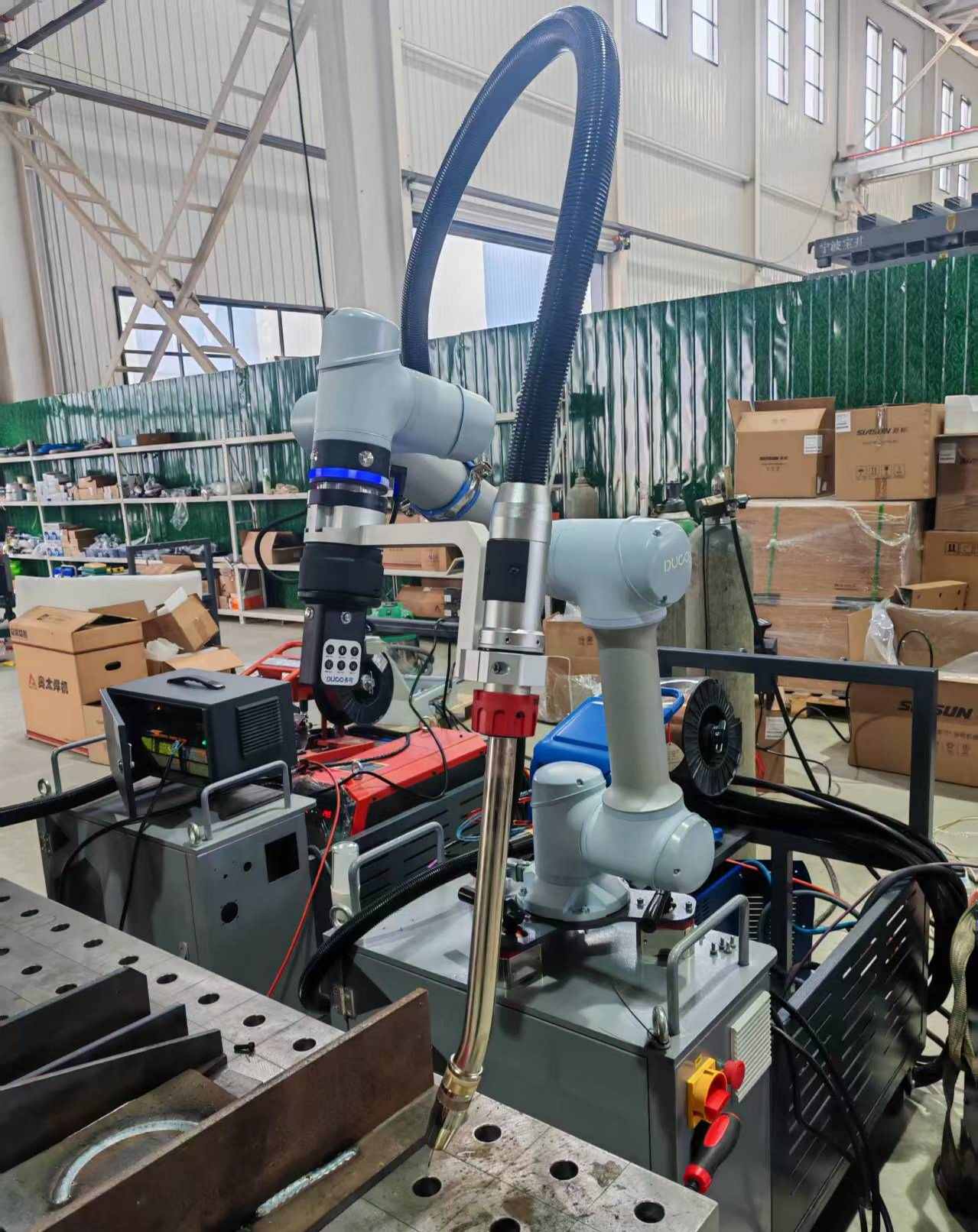 Da soldagem manual à automação cobot: como ajudamos um fabricante de equipamentos de playground dos EUA a resolver seu gargalo de soldagem