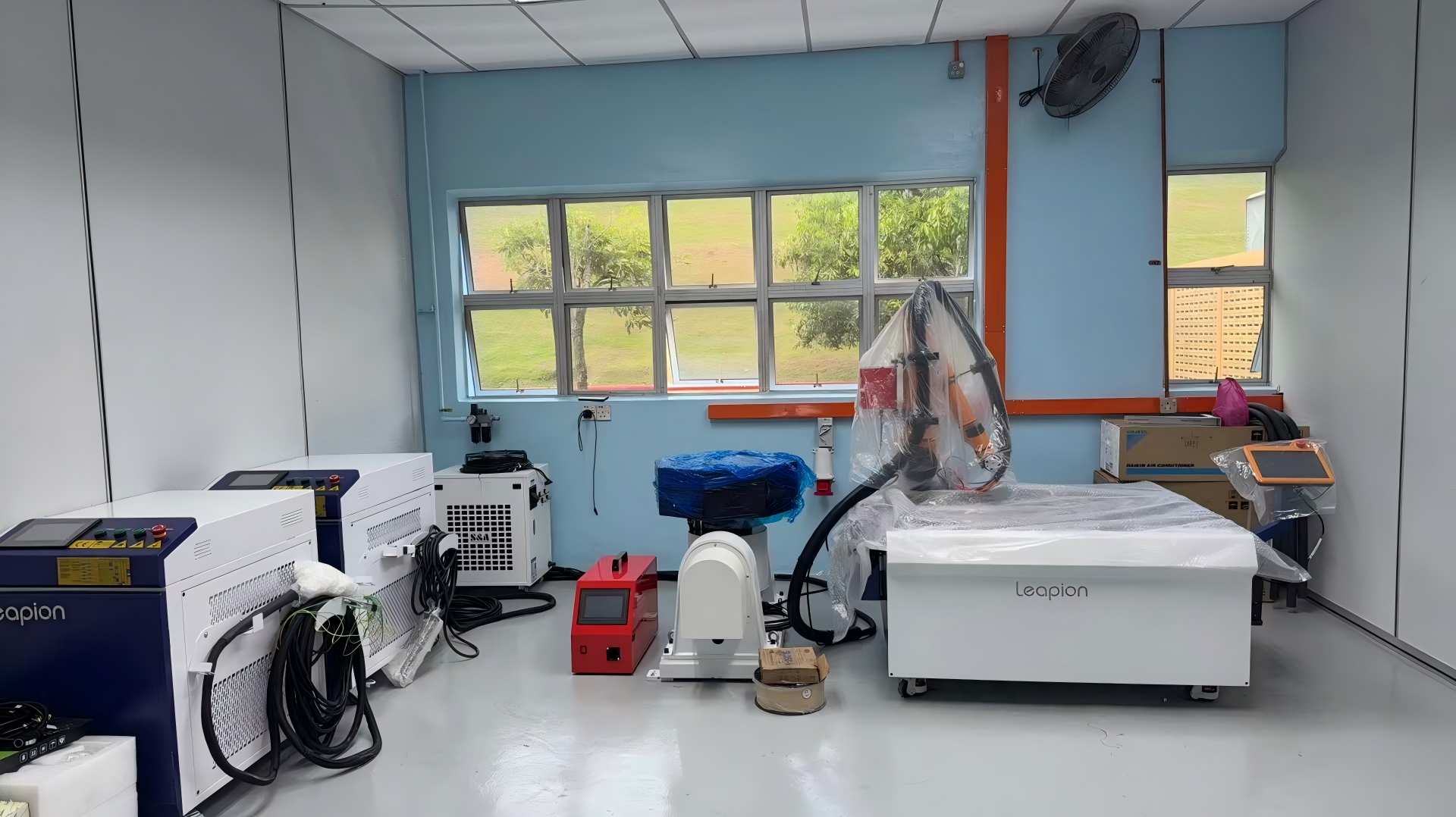 Como a DATO configurou um sistema de demonstração de soldagem a laser Cobot para um laboratório universitário da Malásia