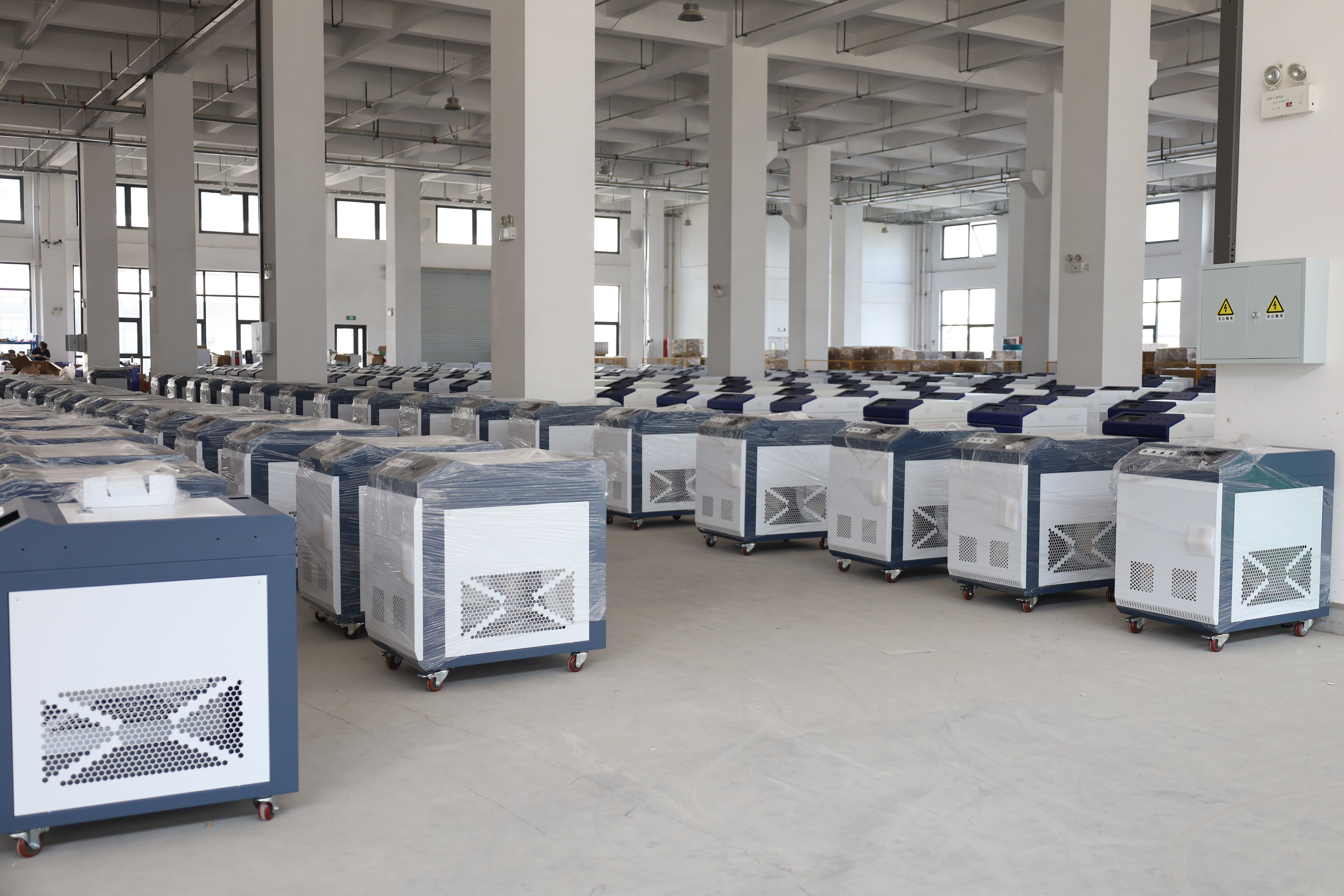 As máquinas de soldagem a laser são adequadas para projetos pequenos e em larga escala?