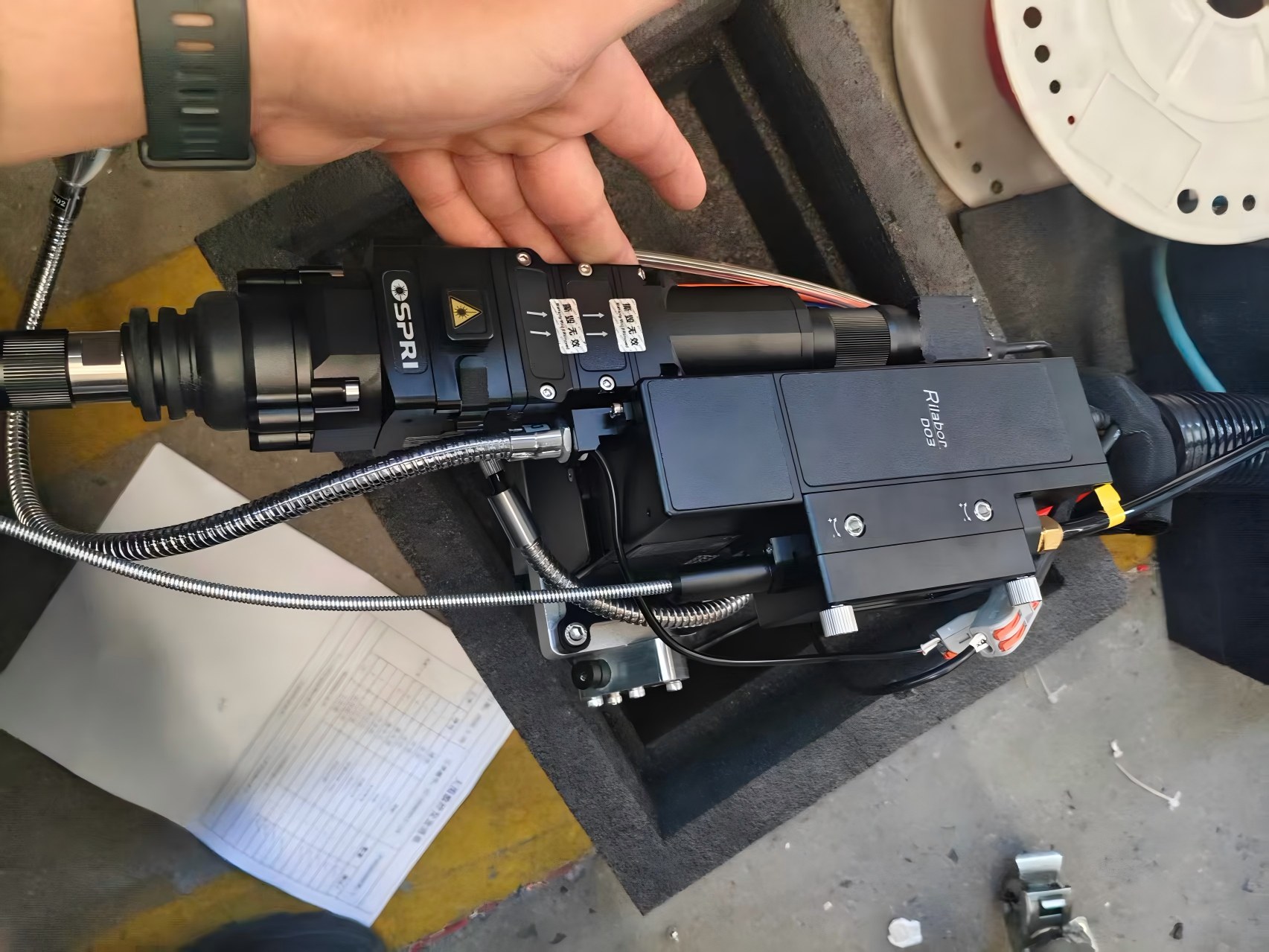 eslov&ecirc;nia-fabricante de metal-2kw-esta&ccedil;&atilde;o de soldagem cobot