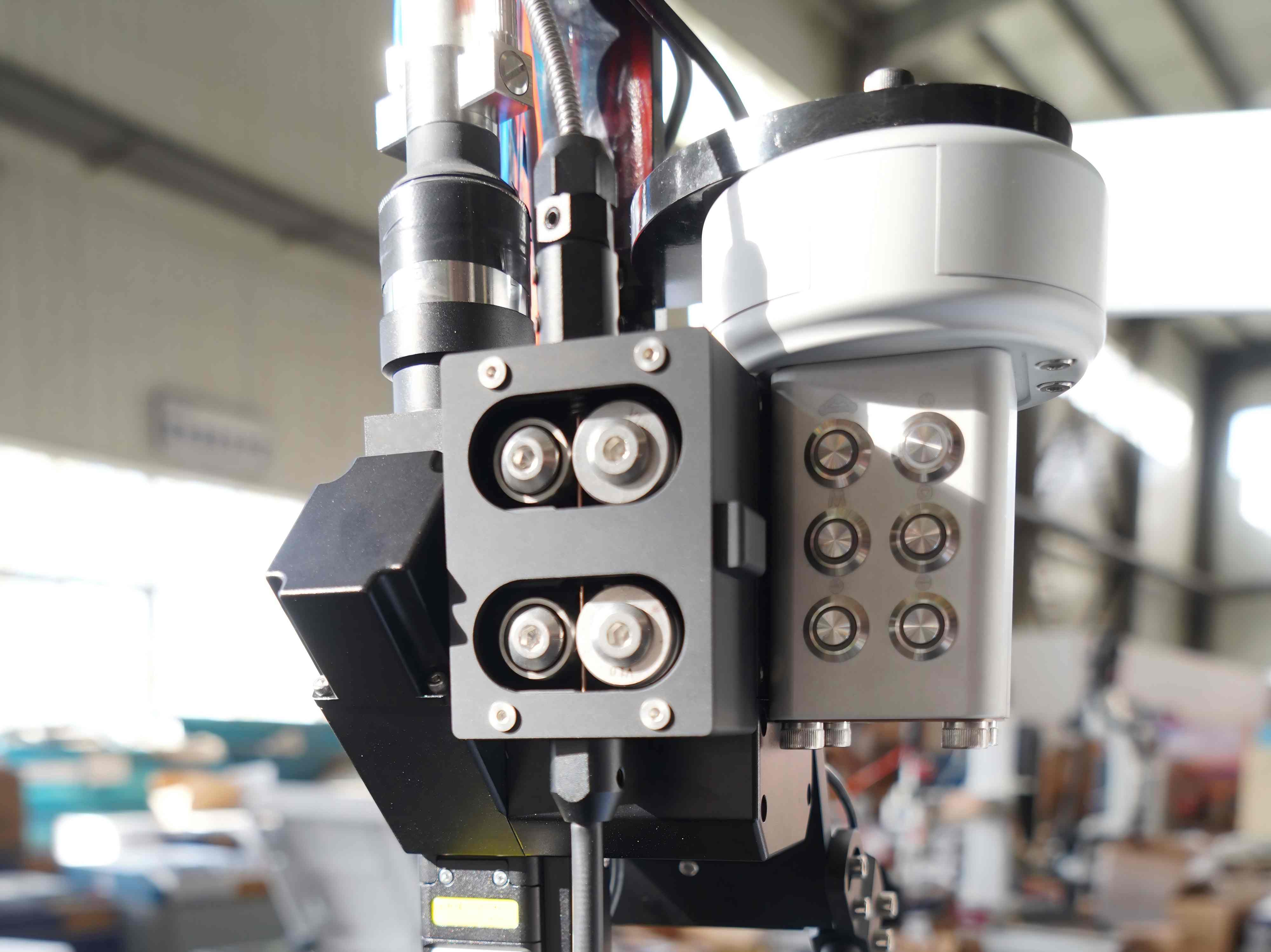 Como integrar um soldador rob&oacute;tico a laser em sua f&aacute;brica