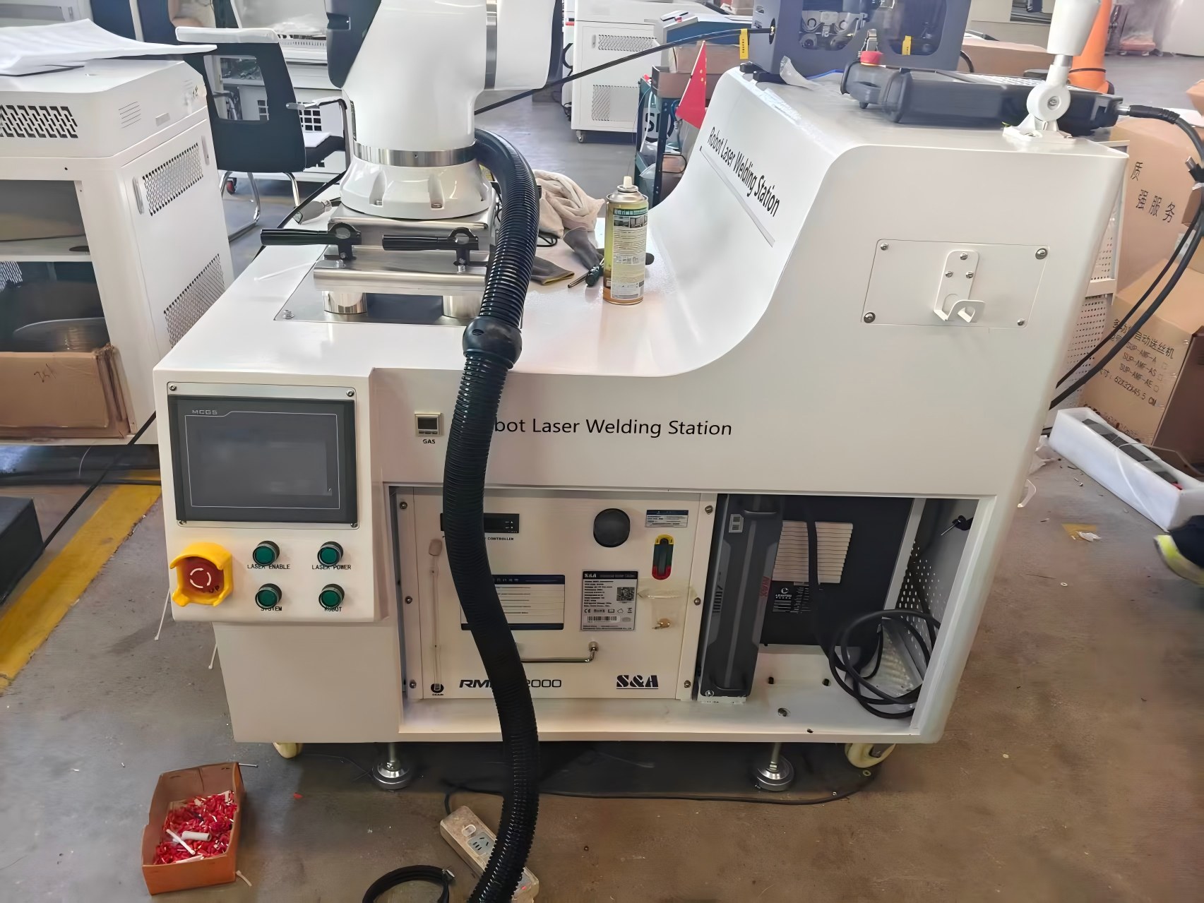 eslov&ecirc;nia-fabricante de metal-2kw-esta&ccedil;&atilde;o de soldagem cobot
