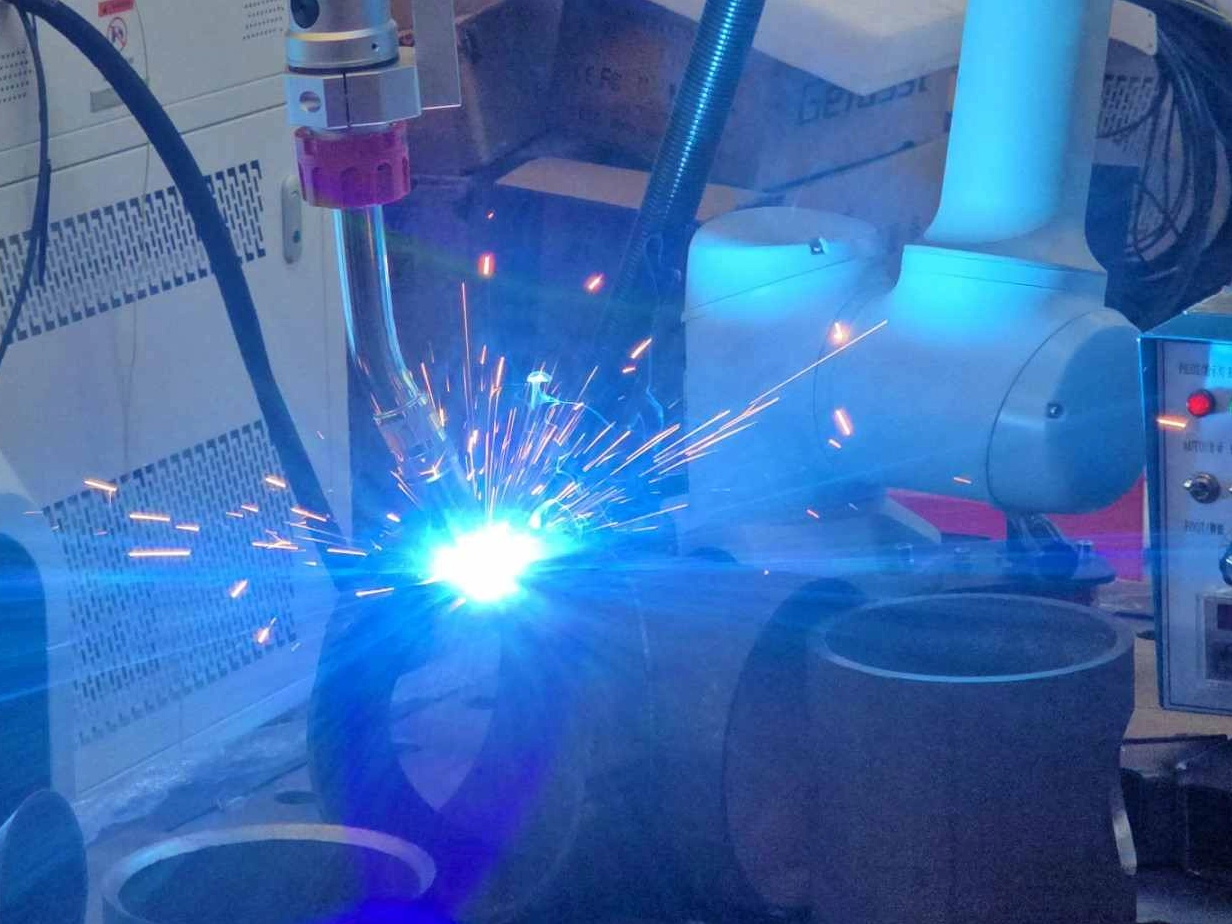Da soldagem manual &agrave; automa&ccedil;&atilde;o cobot: como ajudamos um fabricante de equipamentos de playground dos EUA a resolver seu gargalo de soldagem