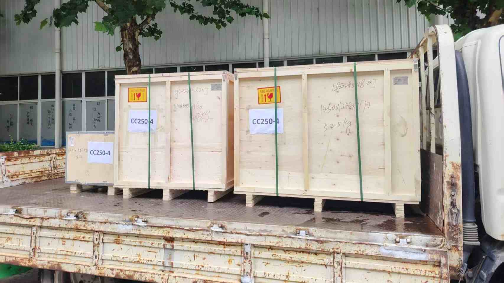 Como um fabricante su&iacute;&ccedil;o simplificou a soldagem em lote de v&aacute;rios tipos de pe&ccedil;as com o sistema de soldagem Cobot de 2.000 W da DATO